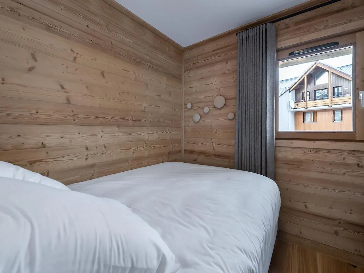 Appartement T4 A Courchevel, Proche Des Pistes, Avec Terrasse, Parking, Et Services Inclus - Fr-1-563-13 Courchevel